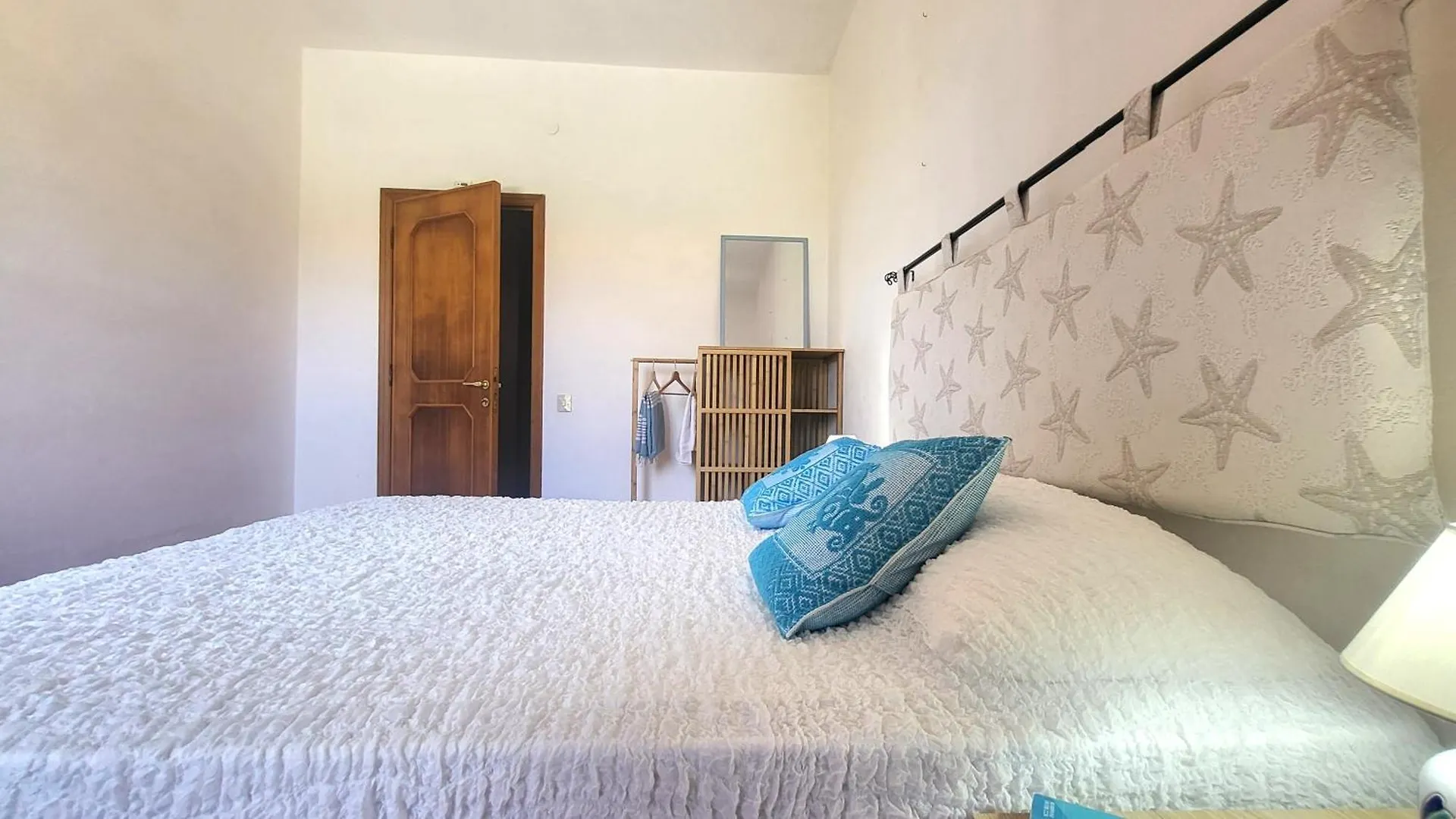 Mistral Villa Capo Testa 0*,