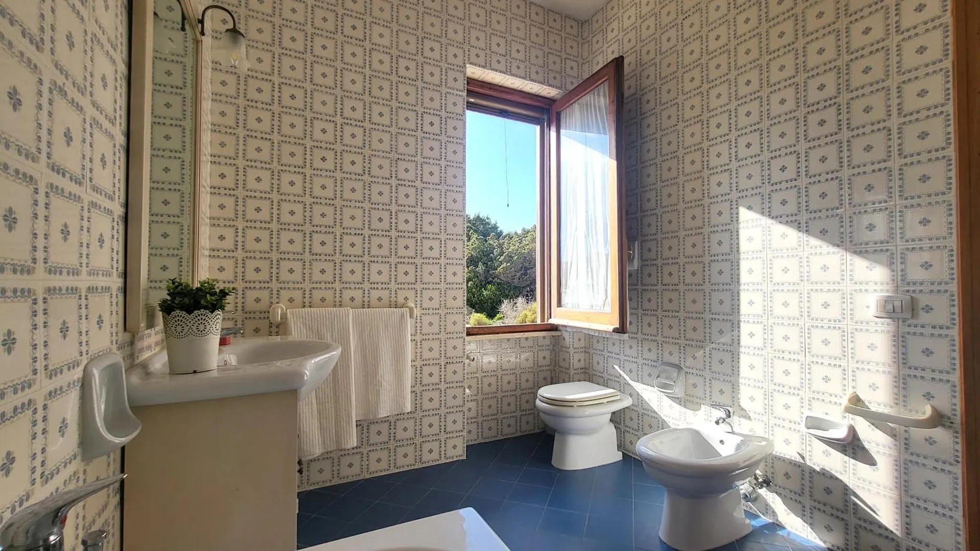 Mistral Villa Capo Testa Italy